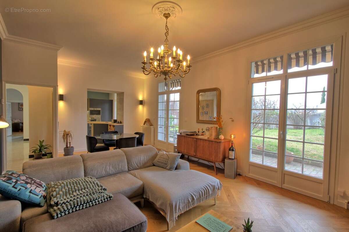 Maison 212 m² à Cournon-D'auvergne  - photo 6
