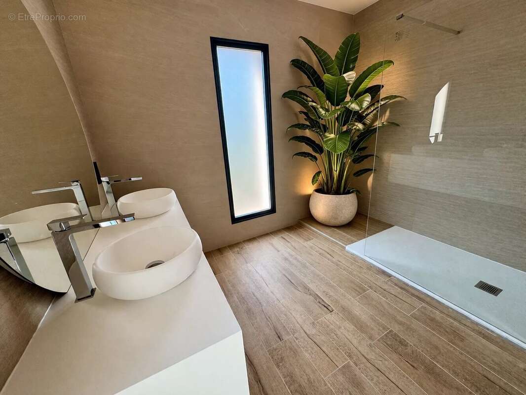 Maison à MOUGINS