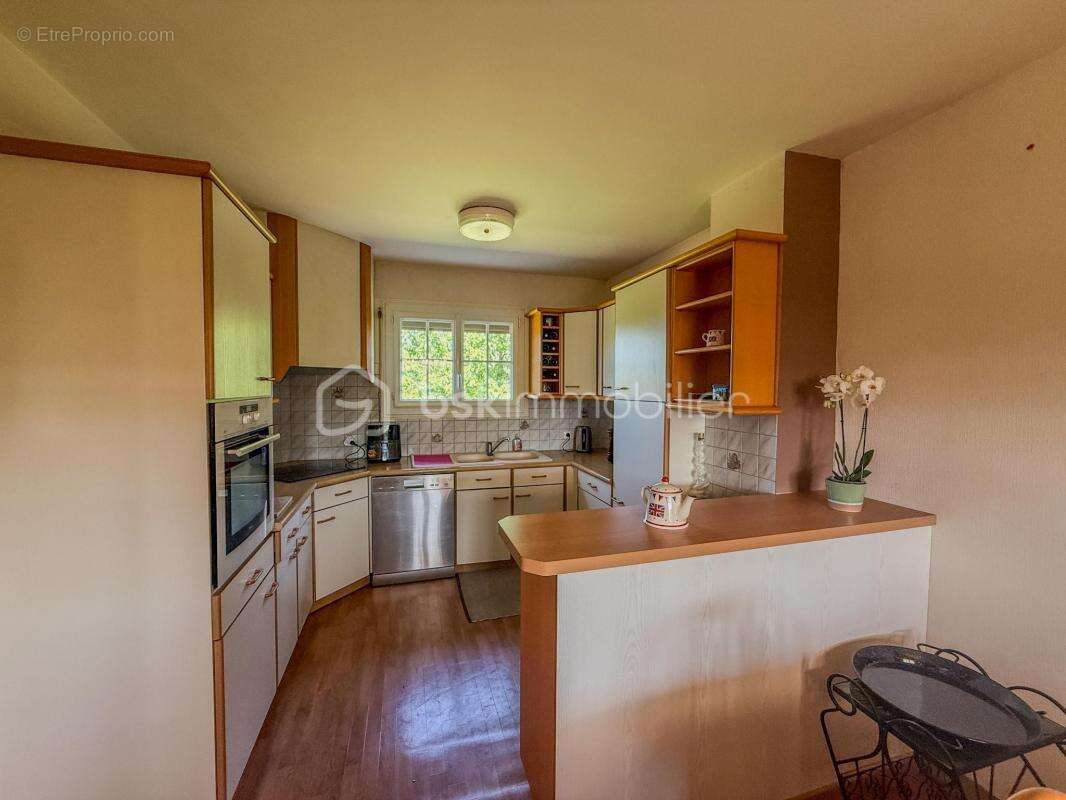 Spacieuse maison familiale de 131 avec sous-sol total, à 5 minutes de Lisieux - photo 8