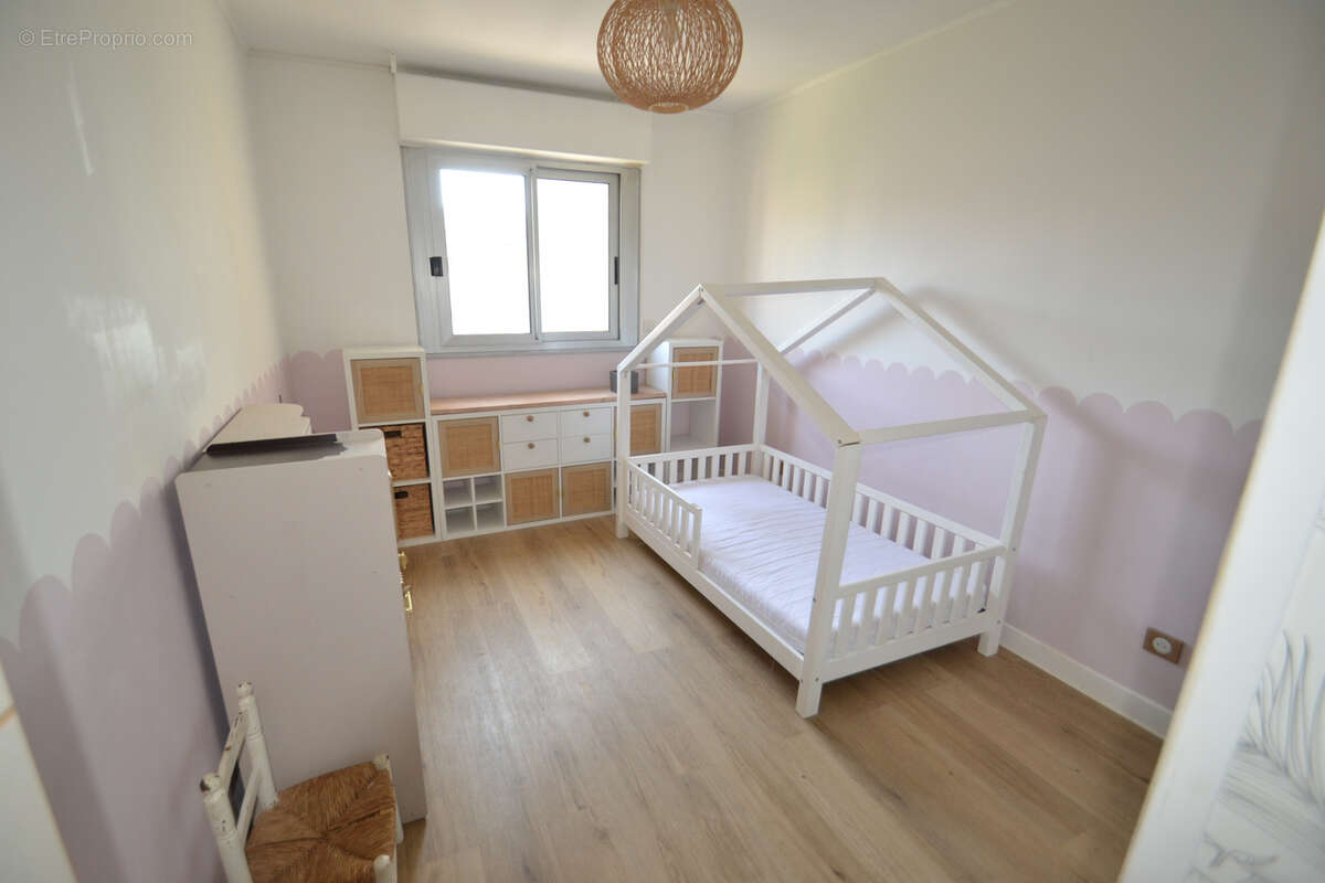 Appartement à VALLAURIS