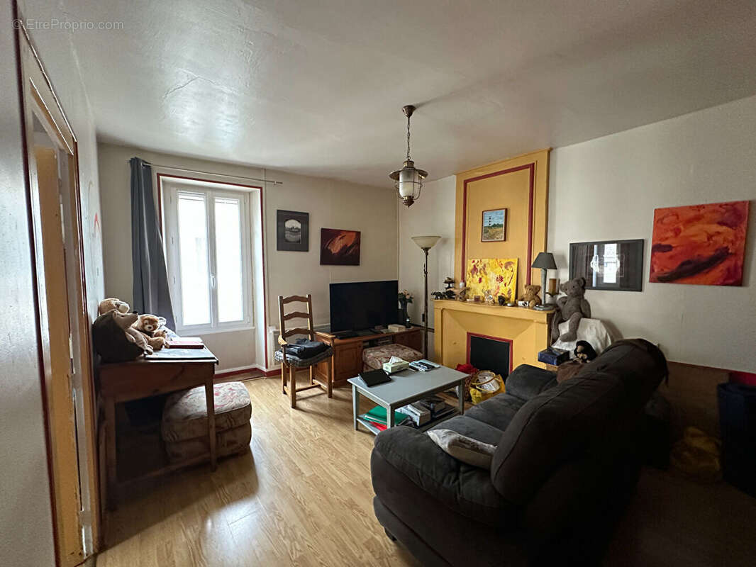 Appartement à MARENNES