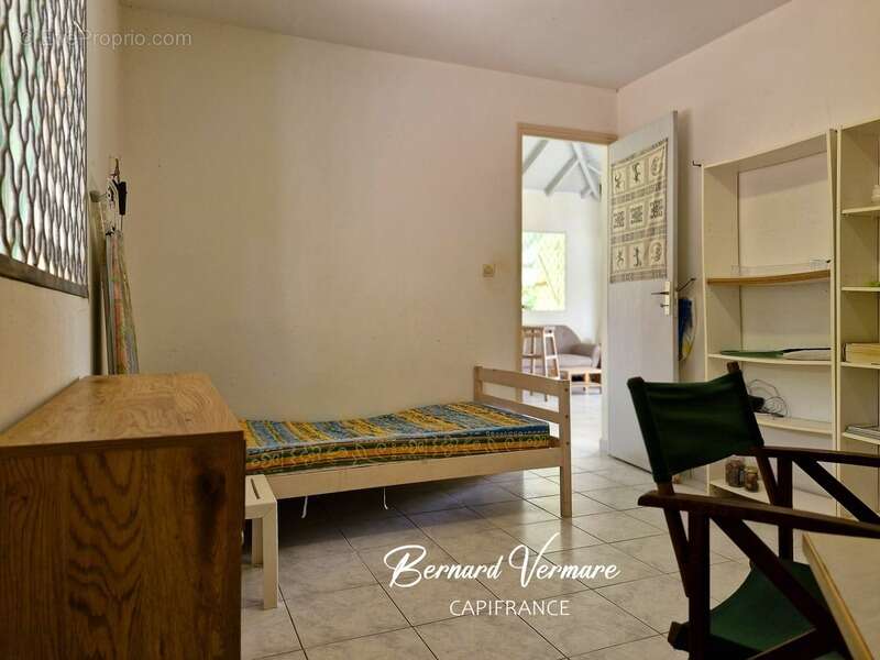 Maison et 3 bungalows - 9 pièces - Piscine - Terrain 2 000m² - photo 14