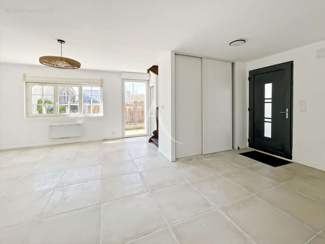 Maison à MONTAIGU-DE-QUERCY