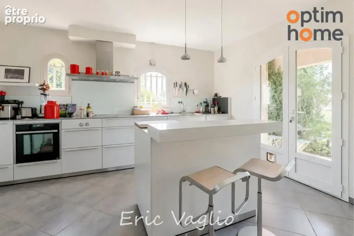 BOUC-BEL-AIR – Villa 169 m², 4 chambres, piscine, terrain 1 257 m² + sous-sol 100 m² + Atelier 30 m2 - photo 10