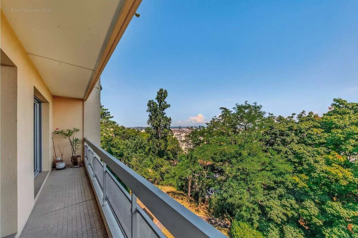 Appartement à SAINTE-FOY-LES-LYON