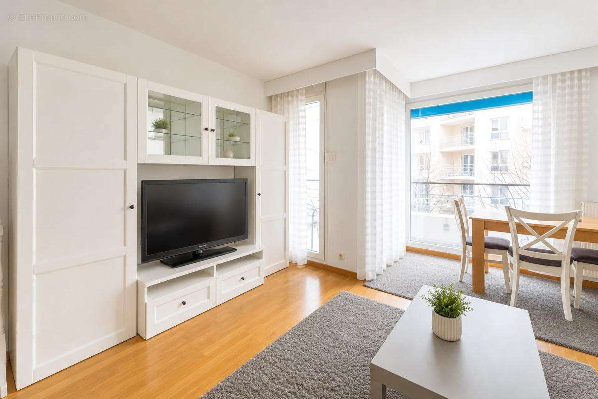Appartement à COURBEVOIE