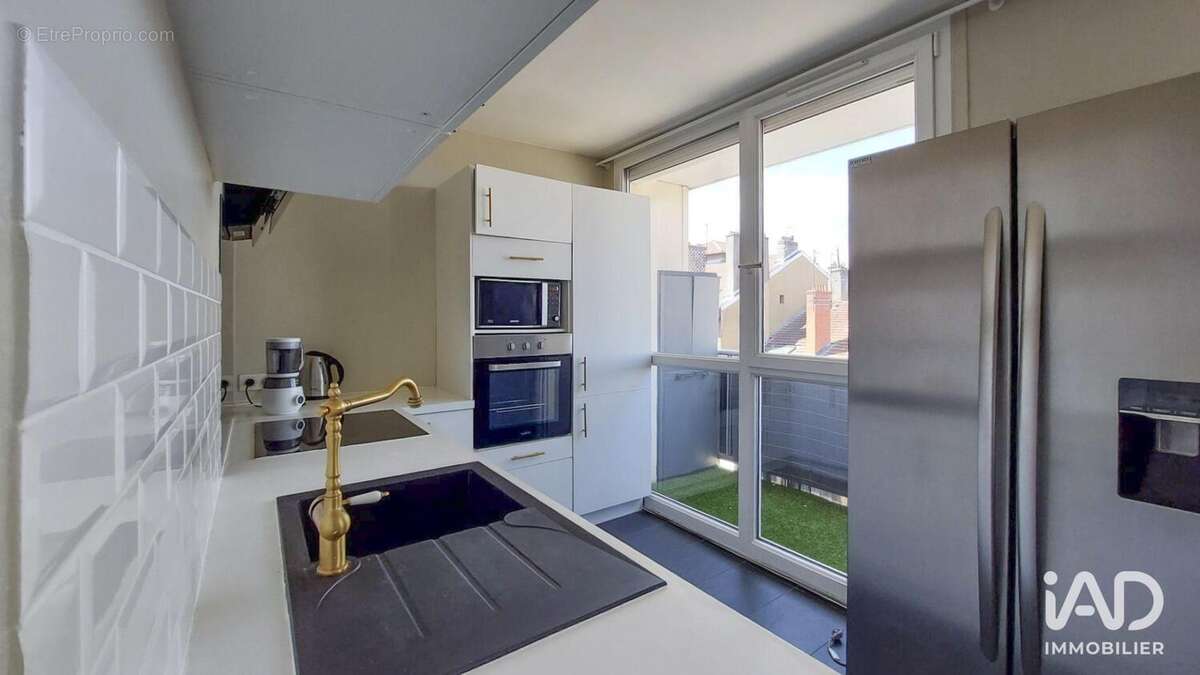 Photo 6 - Appartement à VILLEURBANNE