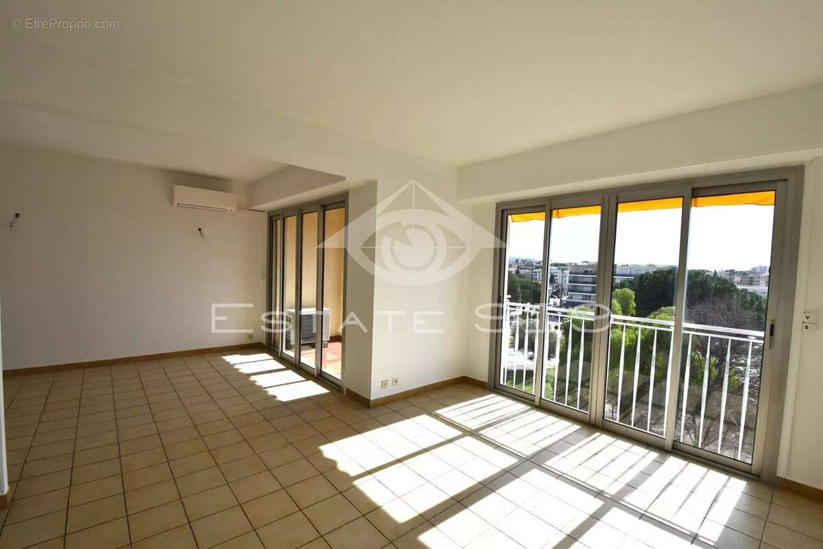 Appartement à LE CANNET