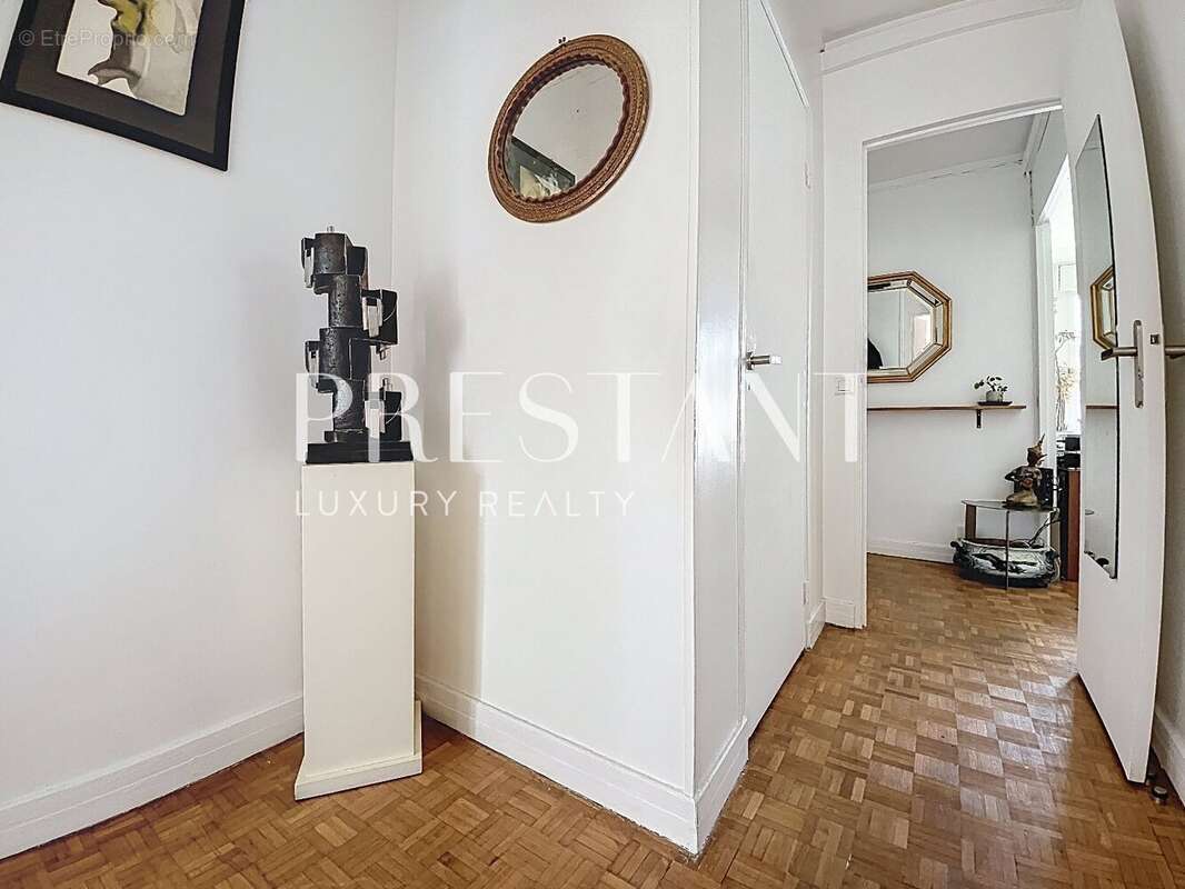 Appartement à NEUILLY-SUR-SEINE