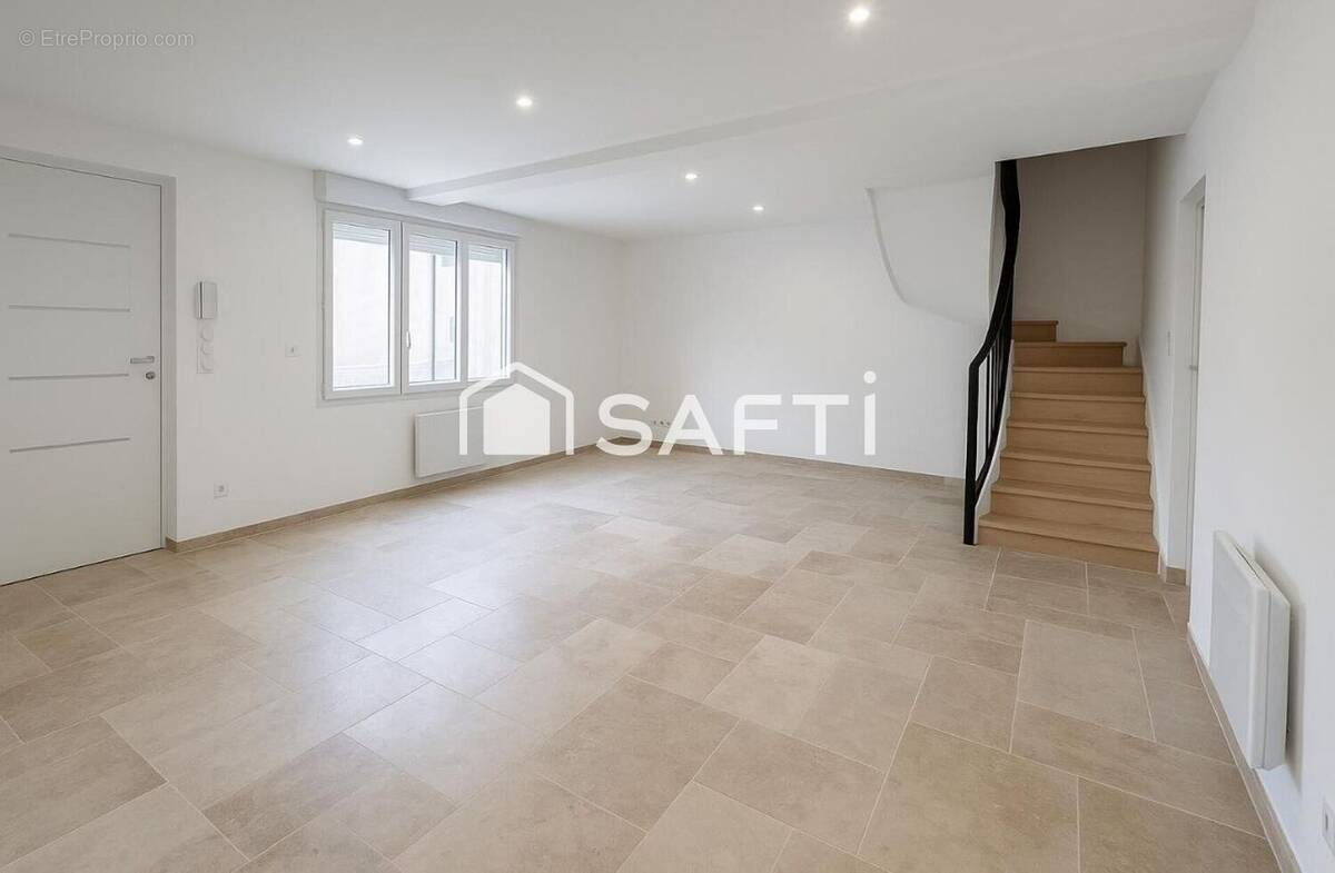 Photo 1 - Maison à PEZENS