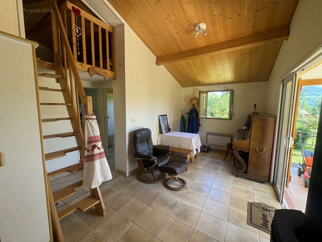 Maison malie de 42 m2 sur 2079 m2 de terrain - photo 9