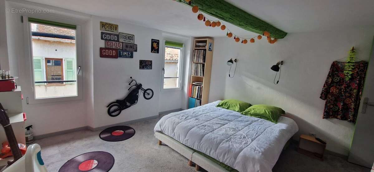 Maison à SAINT-CEZAIRE-SUR-SIAGNE