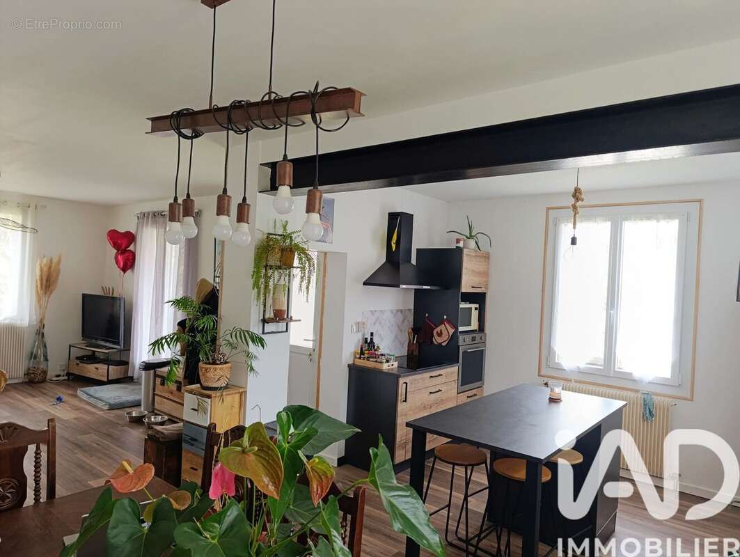 Maison 75 m² à Couze-Et-Saint-Front  - photo 2