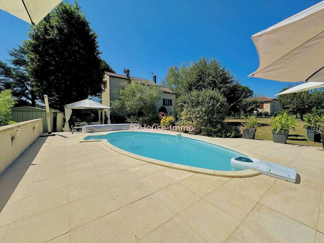 Maison 140 m² à Pradines  - photo 10
