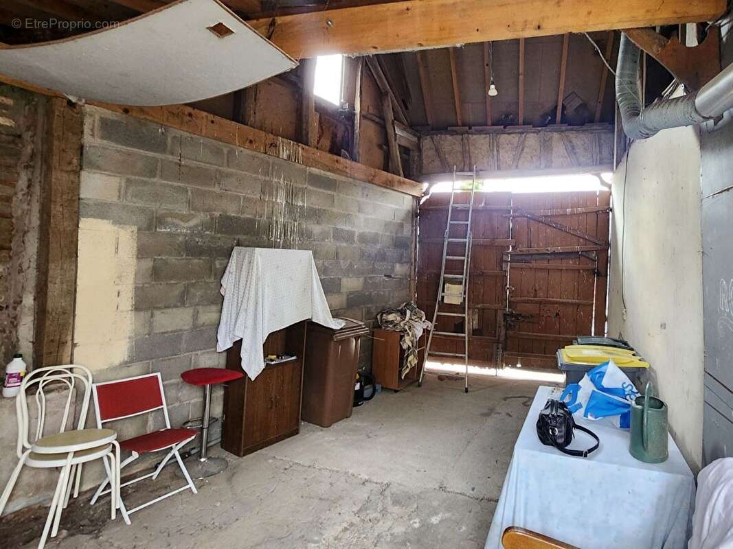 Maison à CREVECOEUR-LE-GRAND