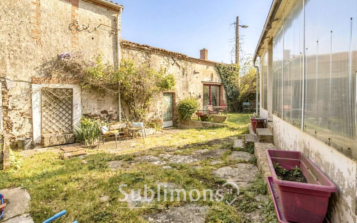 Maison à LE LANDREAU