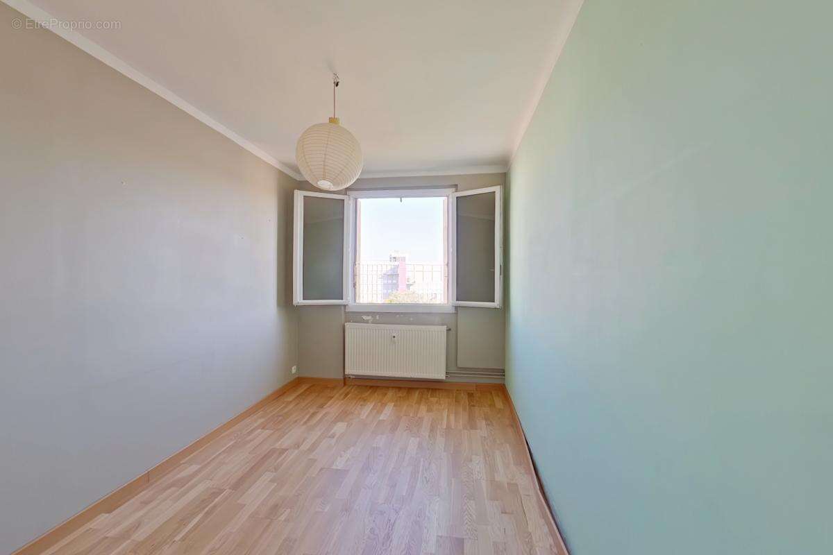Appartement 82 m² à Nimes  - photo 11