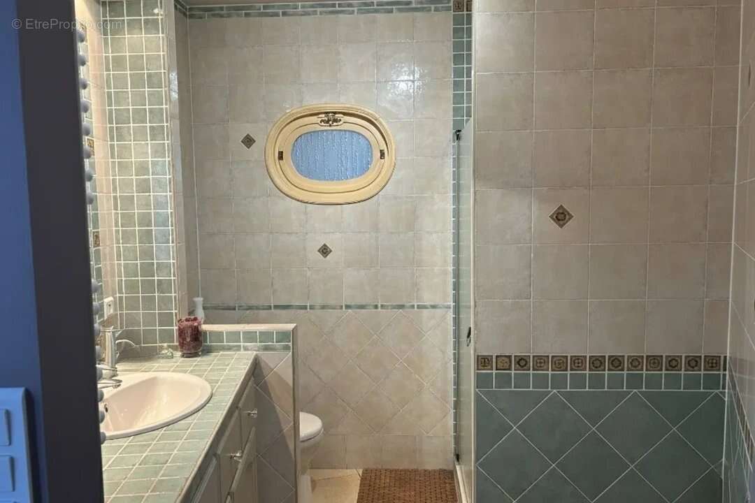 Maison à SAINT-JEAN-D'ANGELY