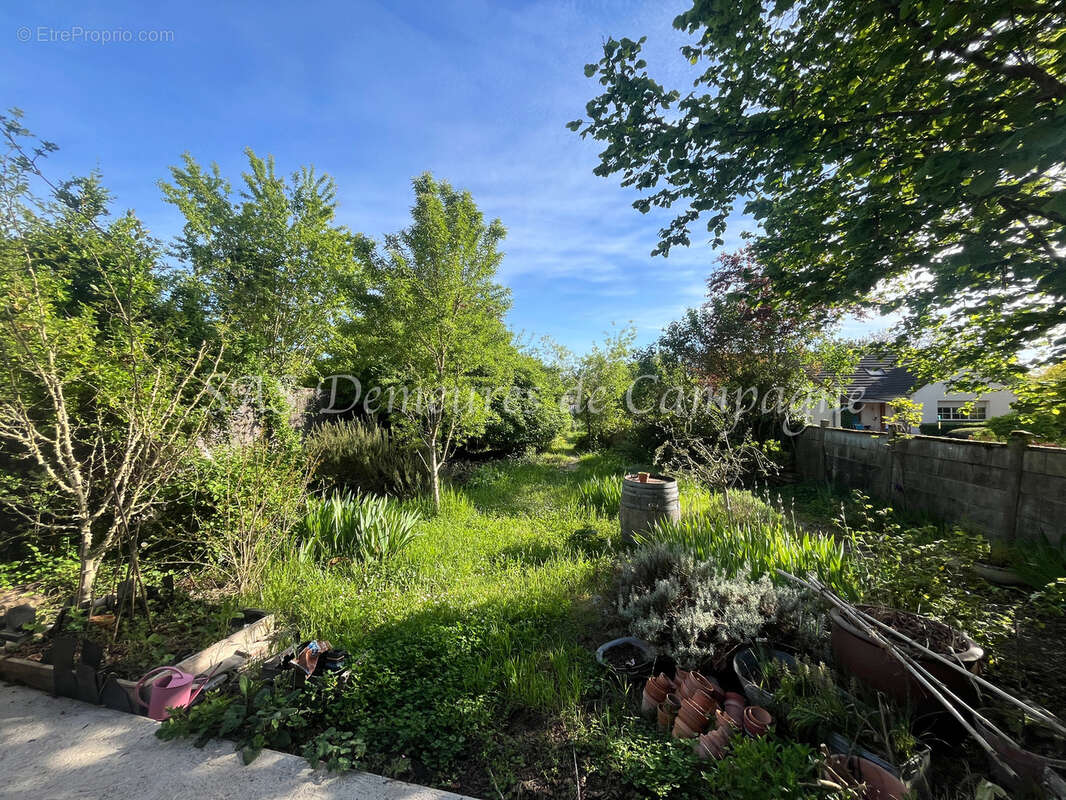 Maison à SAINT-SATUR