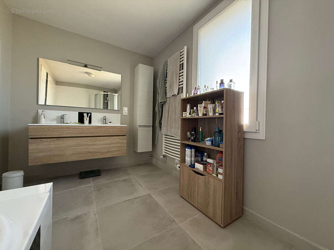 Maison rénovée de 94 m2 avec jardin de 362 m² ? Proche commerces - photo 7