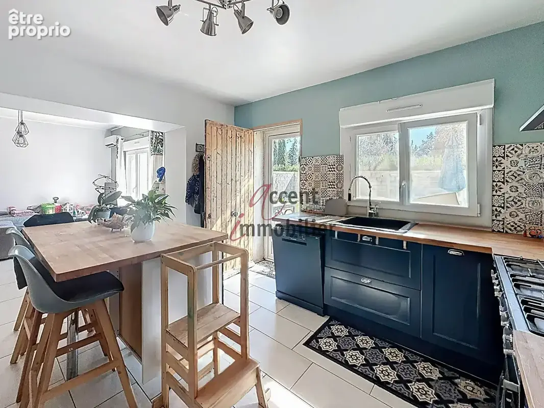 La Crau de Châteaurenard : Partie de Mas en campagne sur 712 m² de terrain. - photo 4