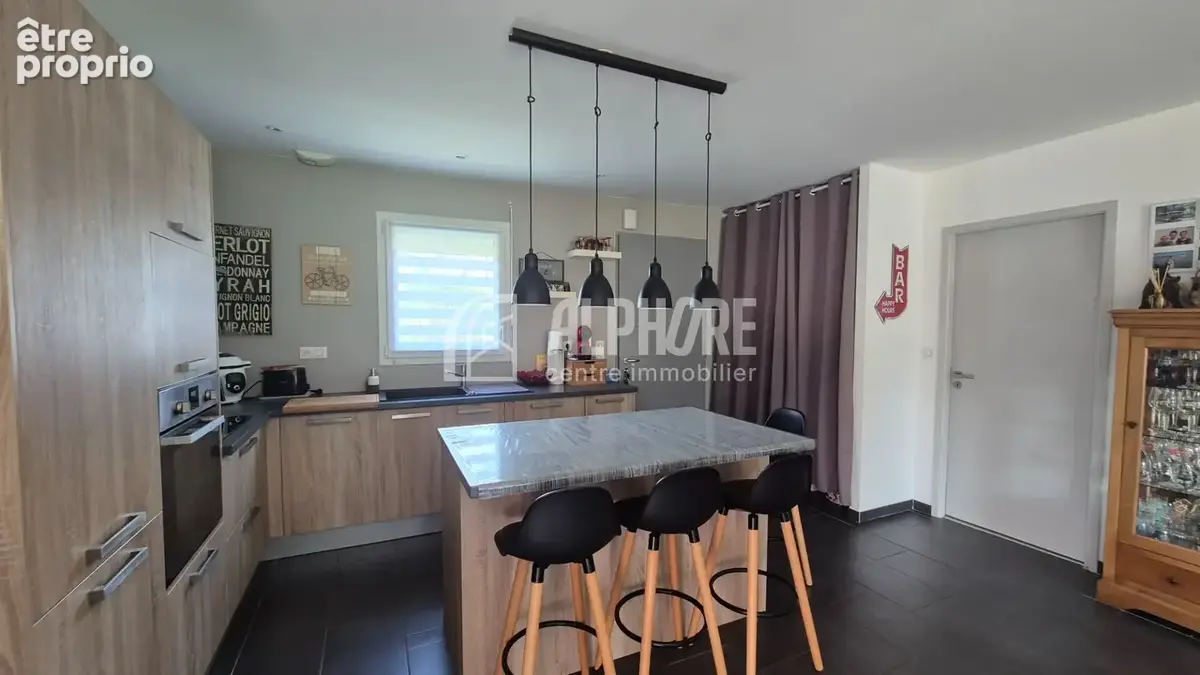 SAINT-MOLF  Maison de 106 m² avec 4 chambres, vie de plain-pied et garage - photo 4
