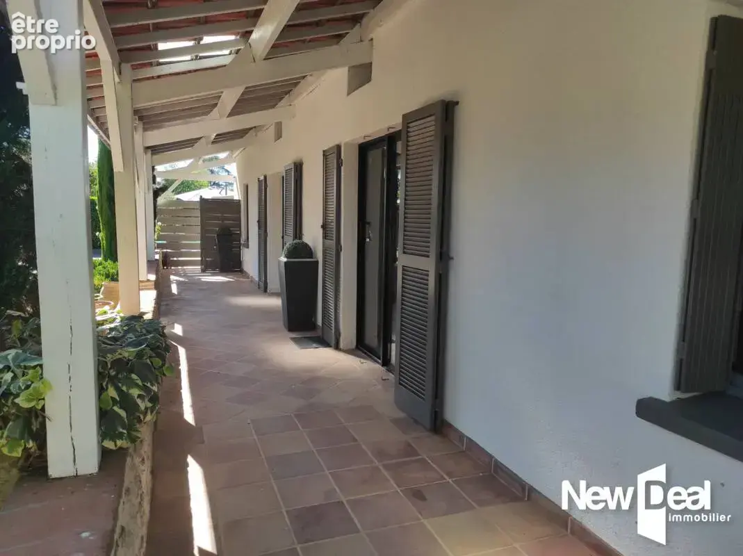Longere en pierre de 200 m² avec grand jardin et piscine - photo 18