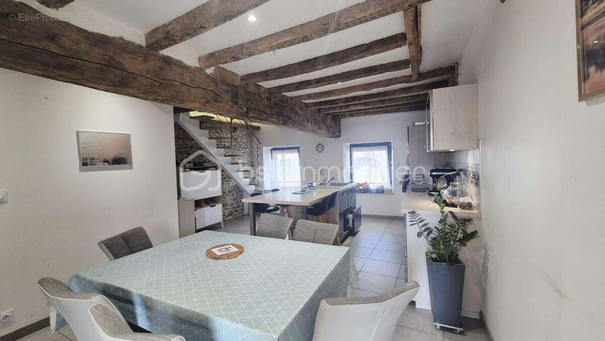 Maison à PONTAUBAULT