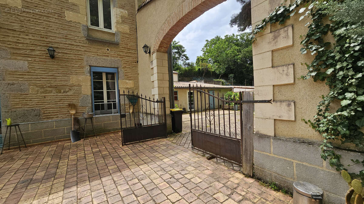 Maison à LE MAS-D'AGENAIS