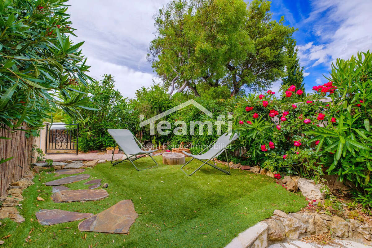 Maison à ROQUEBRUNE-SUR-ARGENS