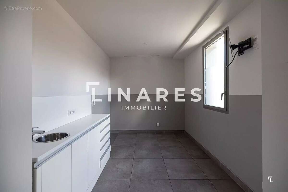 Commerce à SAINT-REMY-DE-PROVENCE