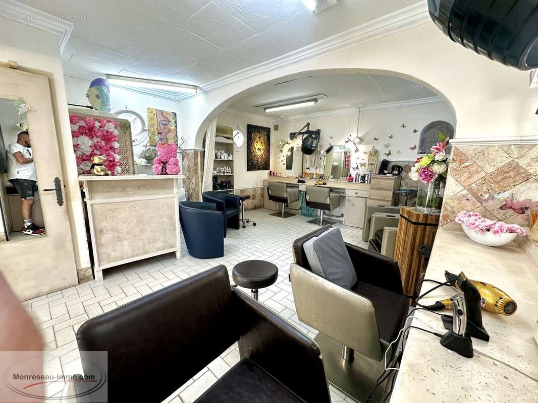Boulouris - salon de coiffure vente du fond de commerce - photo 2