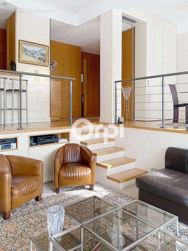 Appartement à NEUILLY-SUR-SEINE