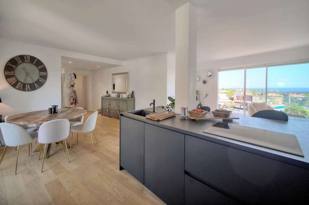 Appartement à LE CANNET