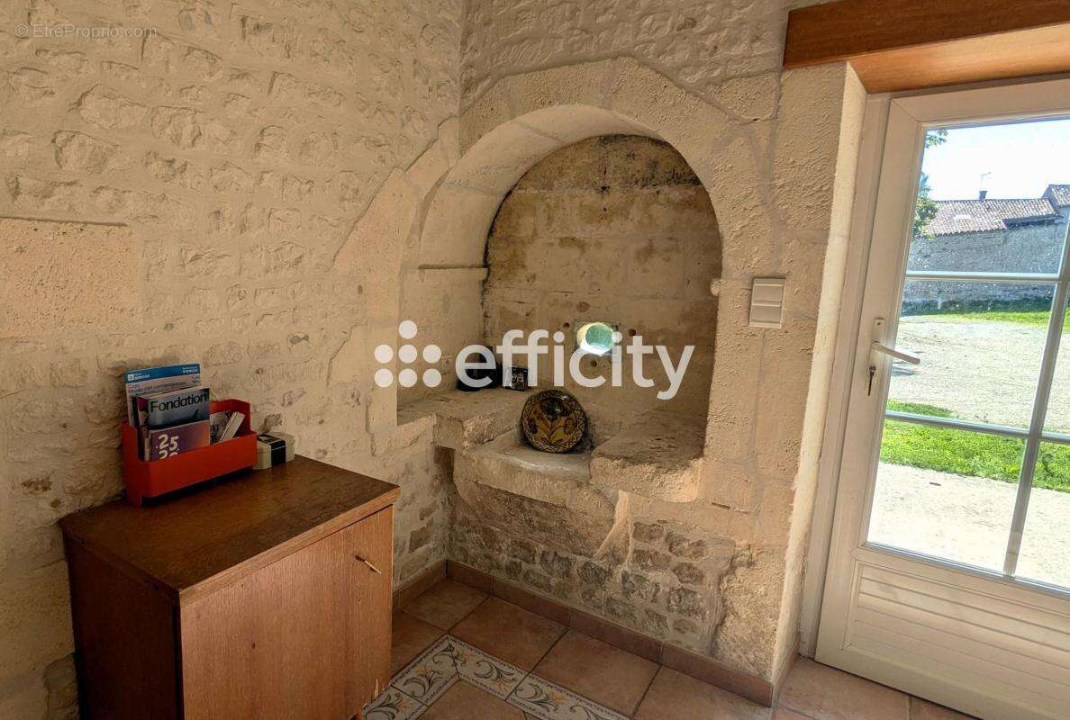 Maison à ANGEAC-CHAMPAGNE