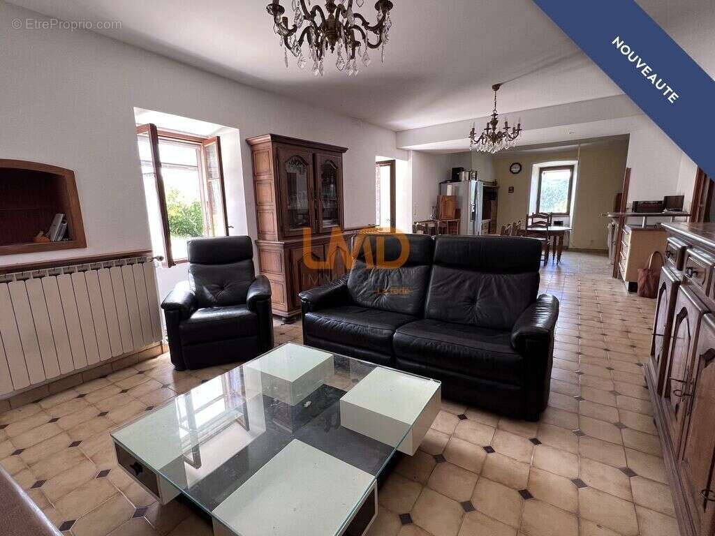 Maison à LABLACHERE