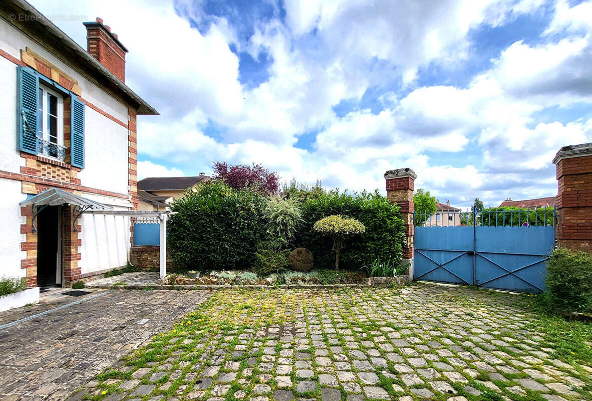 Maison à MAREIL-MARLY