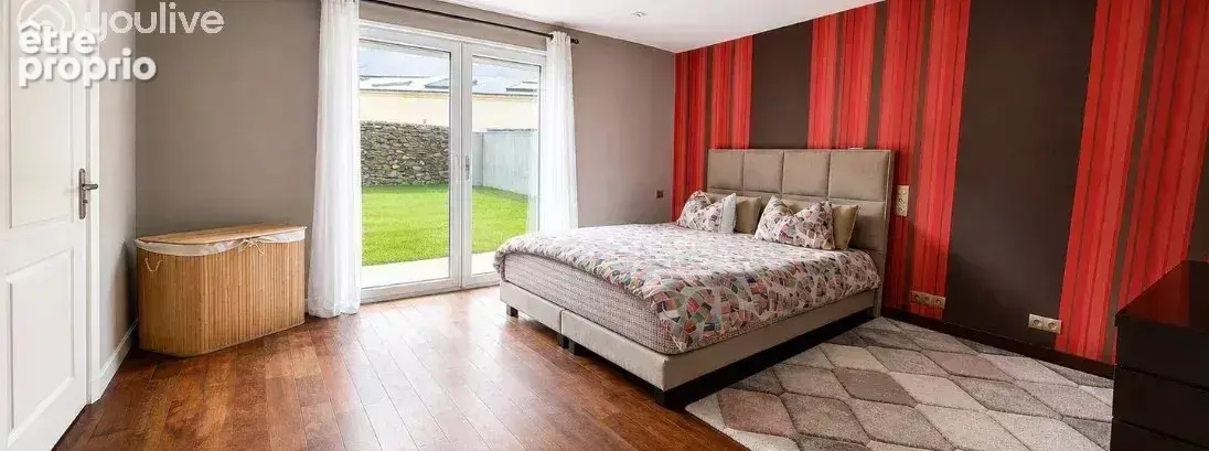 Centre Ville- Saint-Sébastien-sur-Loire – Plain-pied de 195 m² avec studio et bureau - photo 6