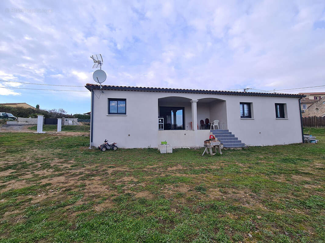 Maison avec un terrain de 1000 m² environ - photo 2