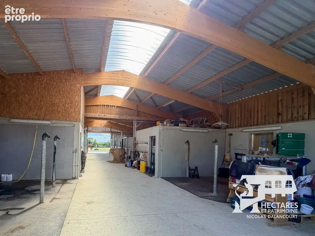 Propriété équestre  14,5 ha  maison rénovée  installations récentes - photo 2