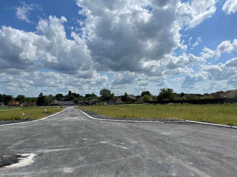 Terrain à AUBIGNY-AU-BAC