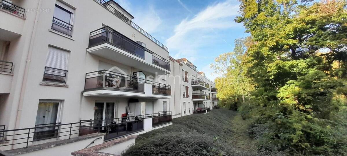 Appartement à MENNECY