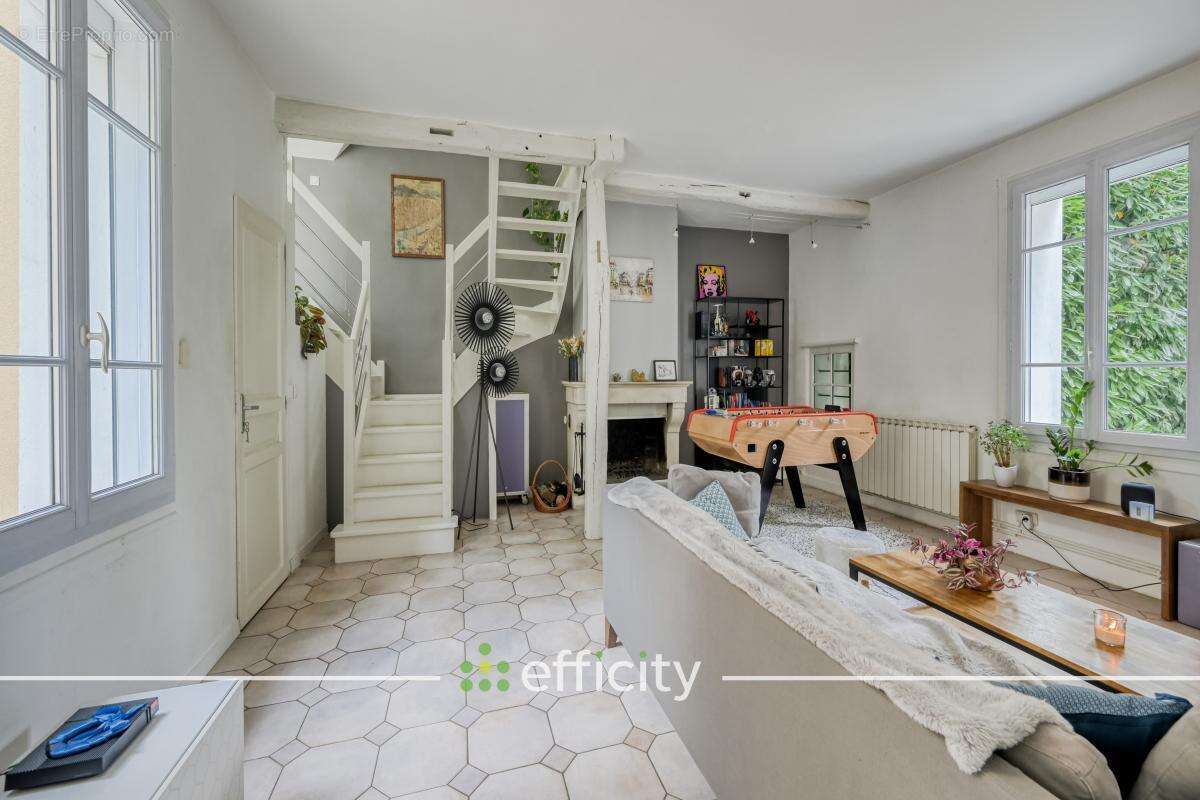 Maison à NEAUPHLE-LE-CHATEAU