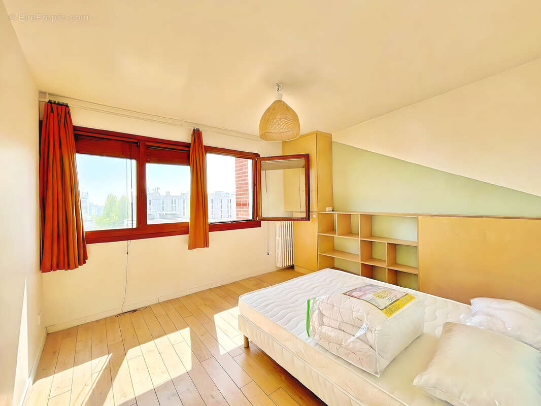 Appartement à LES LILAS