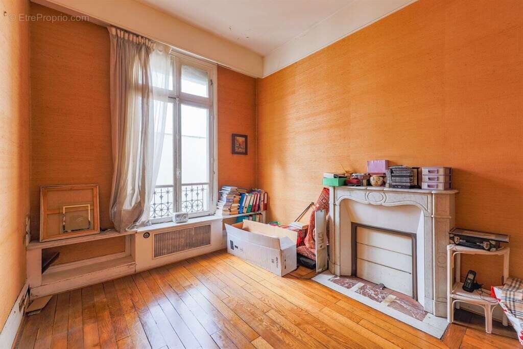 Appartement à PARIS-3E