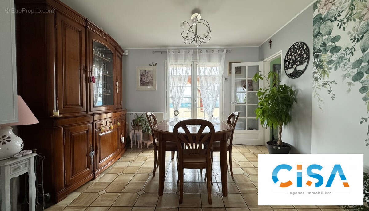 Maison à LACROIX-SAINT-OUEN