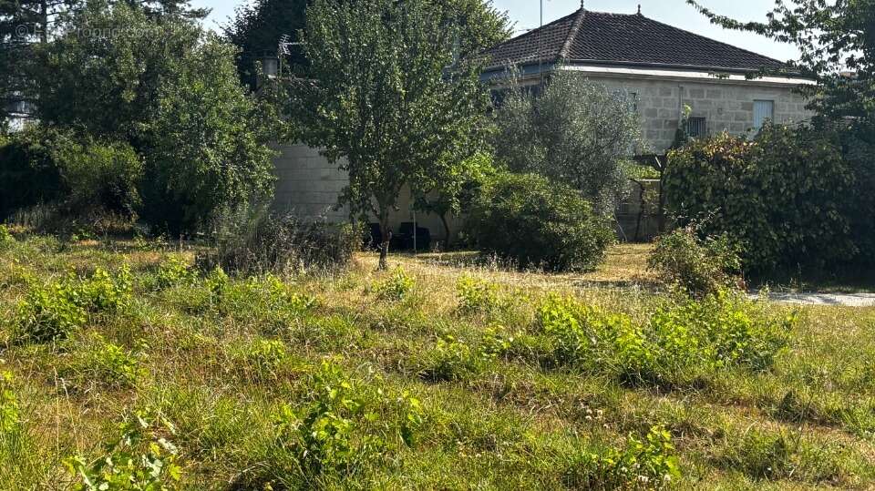Terrain 700 m² à Lormont  - photo 3