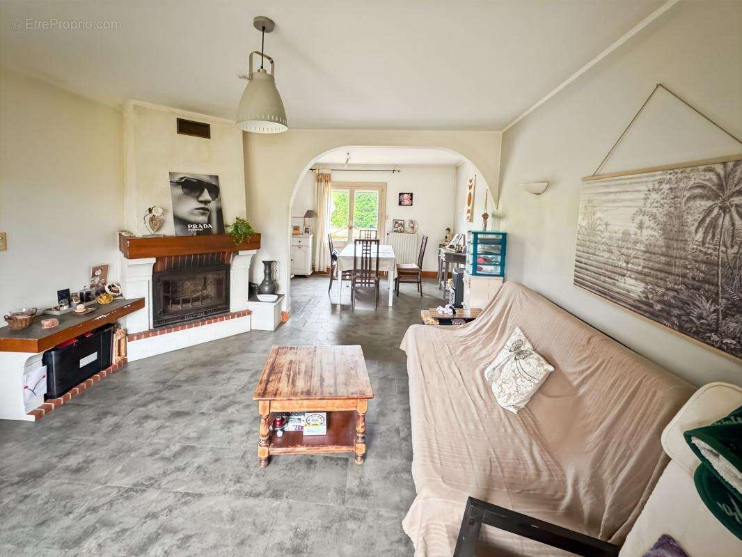 Maison à SAINT-ASTIER