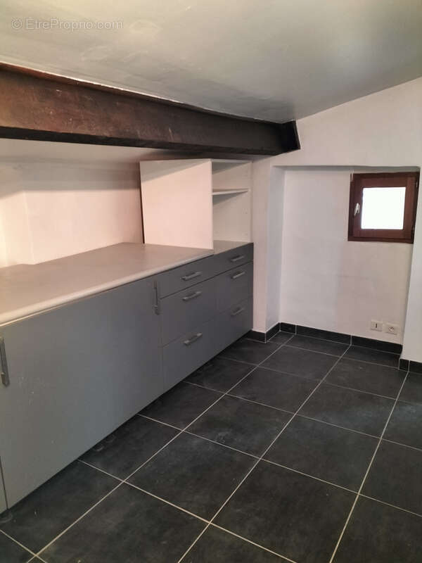 Appartement à CONTES