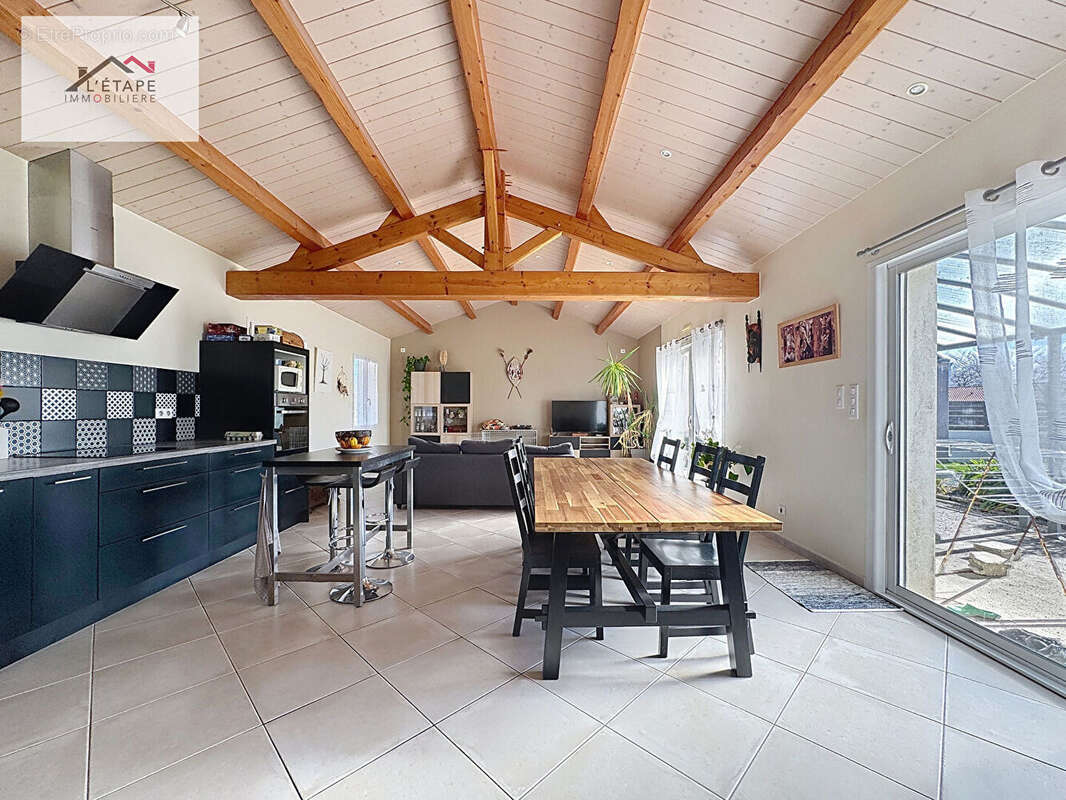 Maison à SAINT-JULIEN-DES-LANDES